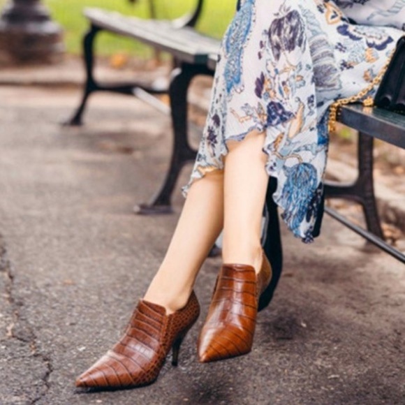 Tory Burch Georgina Pointed Toe Leather Heeled Loafer Bootie Brown Crocodile 8 - Picture 2 of 10